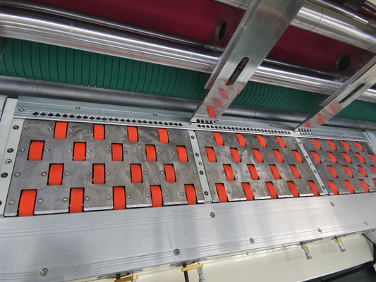1426 pneumatiques carton ondulé complètement automatique de découpage rotatoire de la machine