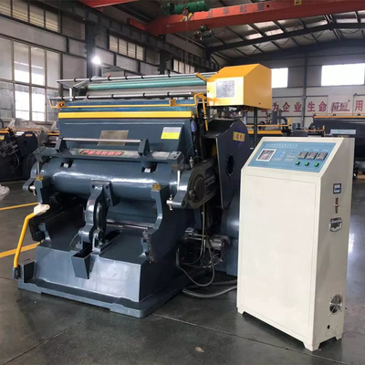 Modèle 930 de machine de découpe de carton ondulé d'estampage à chaud
