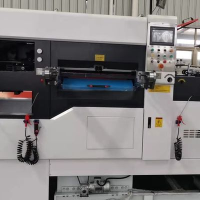 La boîte se plissante et de découpage ondulée de carton de machine meurent coupeur