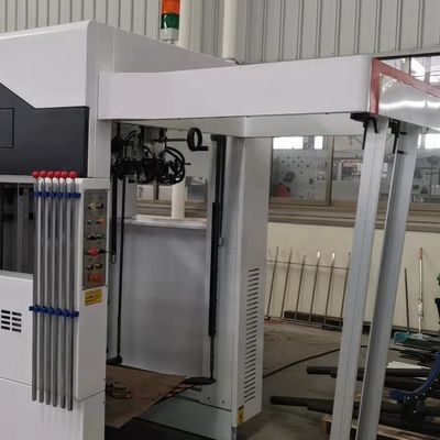 La boîte se plissante et de découpage ondulée de carton de machine meurent coupeur