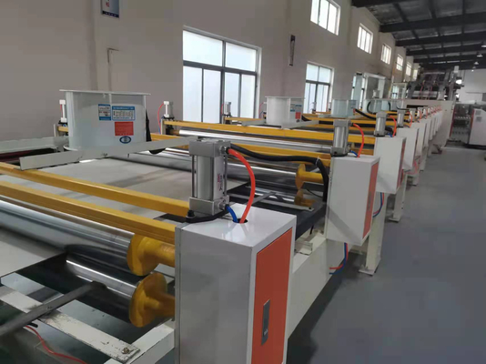 Type 1400mm de Gerun 1400 chaîne de production de carton ondulé de quatre couches