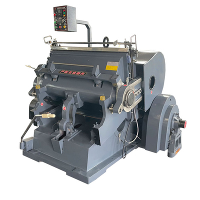 Machine de découpage manuelle pour boîtes ondulées