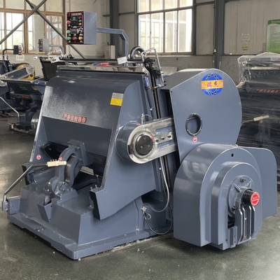 Machine de découpe et de creusement manuelle en carton ondulé à la matrice avec quatre pièces d'assurance