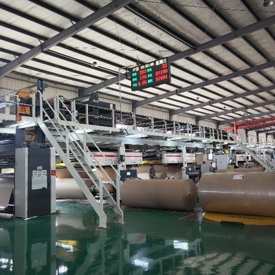Machine de fabrication de carton ondulé à grande vitesse et de grande largeur