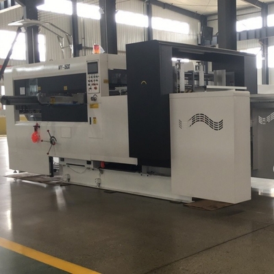 Machine de découpe à la matrice de carton ondulé de coupe de 980 mm pour les exigences du client