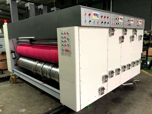 Une machine ondulée complètement automatique Slotter de boîte de couleur