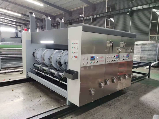Une machine ondulée complètement automatique Slotter de boîte de couleur