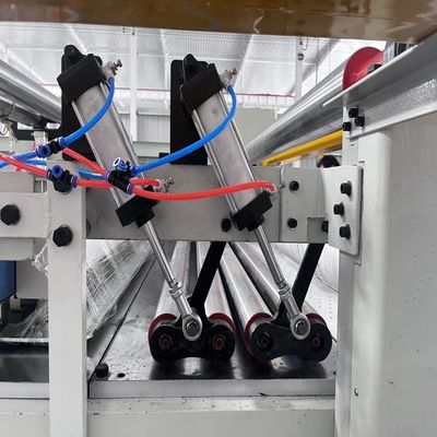 180m/min ligne de production de carton ondulé à double face avec plaque de pression pneumatique et vanne de proportionnement à 2 pièces