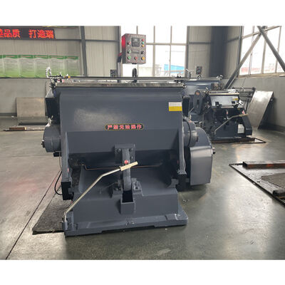 Machine à découper à la matrice en carton ondulé à plat avec alimentation manuelle et options de couleur personnalisables pour polyvalent