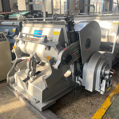 Machine à découper à la matrice de carton ondulé à plat avec dimension de la machine 5129 4150 2346 mm et haute précision de coupe idéale pour l'industrie