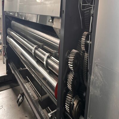 Machine d'impression flexographique en carton ondulé à double fente rotative à découpe