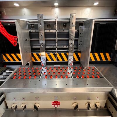 Machine d'impression flexographique en carton ondulé à double fente rotative à découpe