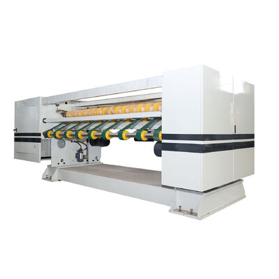 Servo-moteur à entraînement principal 22 kW ligne de production de carton ondulé machine de découpe NC avec précision de coupe ± 1 mm Pour la production