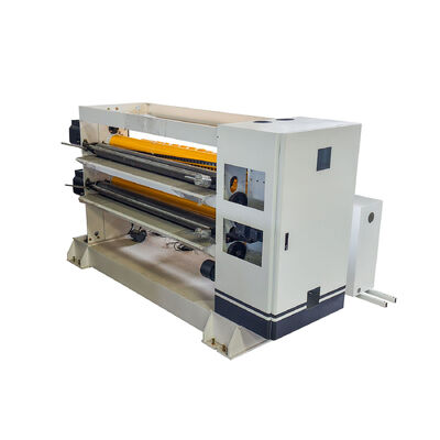 Moteur avant 15KW ligne de production de carton ondulé de contrôle de fréquence avec axe de couteau 42CrMo et précision de coupe ±1mm assurant la précision