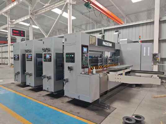 Machine d'impression et de découpe flexographique automatique à alimentation par le bord, avec une vitesse de 100-130 m/min et une impression de précision pour cartons ondulés