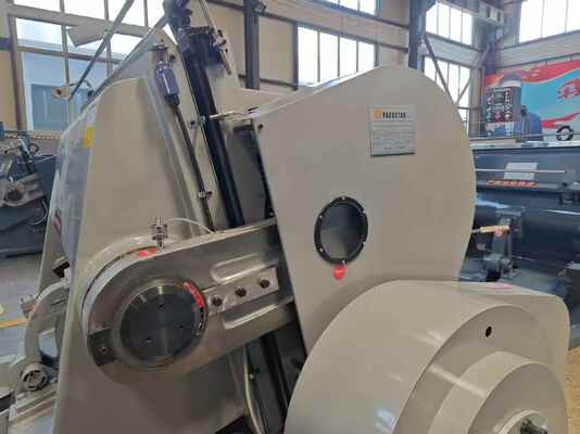ML1500 Modèle de machine à découper à la matrice semi-automatique en carton ondulé avec embrayage de frein à plaque d'aspiration électrique et quatre pièces de sécurité pour une sécurité accrue