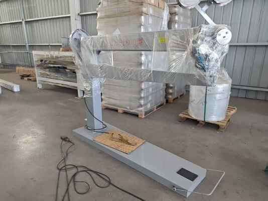 Agrafeuse manuelle pour cartons haute vitesse 250/min avec fonctionnement rotatif stable et bras de 1800 mm pour un emballage efficace