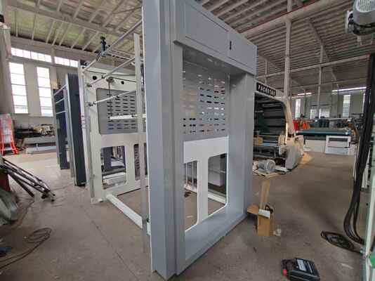 HL1600 Machine de laminage automatique à flûte avec 1600X1250mm Max. Taille de laminage, 5500 feuilles/heure Vitesse et contrôle de programme PLC