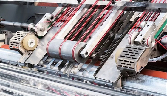 Machine de stratification de cannelure automatique en carton ondulé à grande vitesse pour 3T de papier